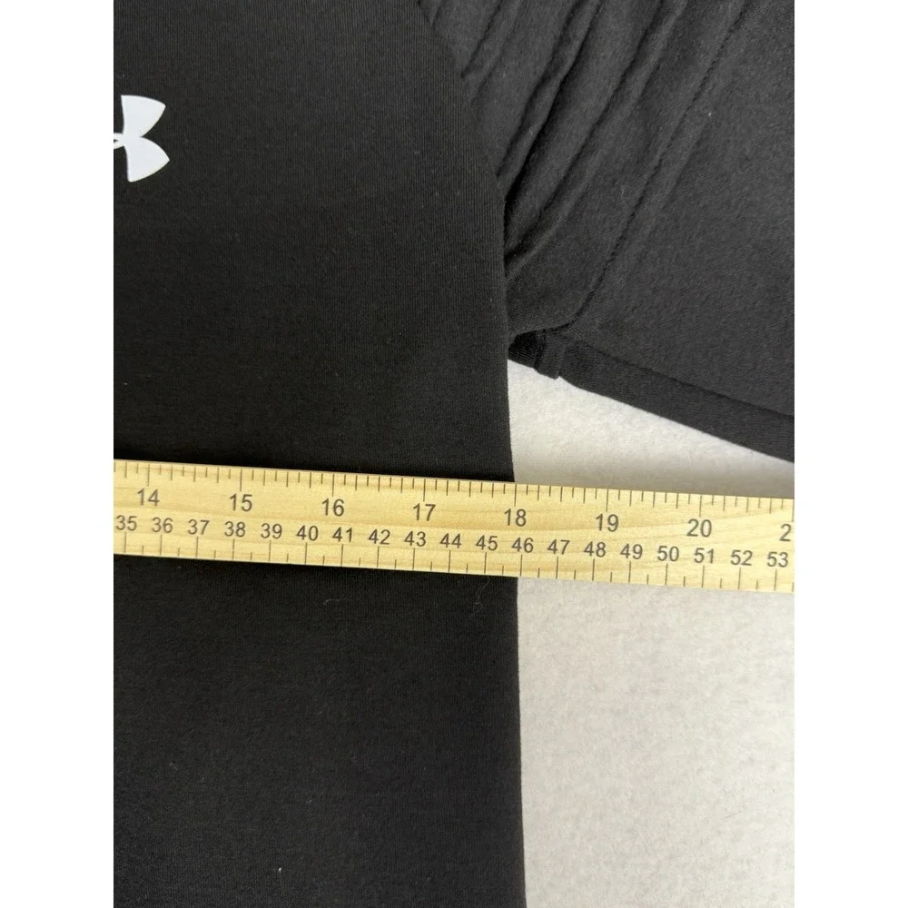 Under Armour Pullover Men's S Black‎ Pintuck shoulder panels